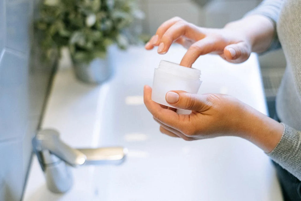 Cosmetici “senza”: Potrebbe riferirsi alla loro sicurezza